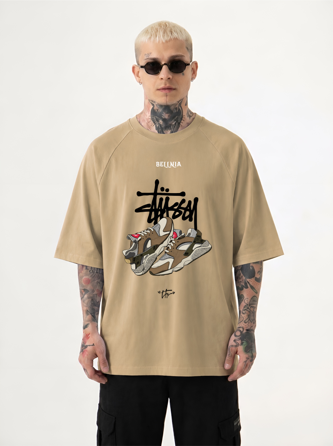 Sneaker Oversized T-Shirt - Image 2